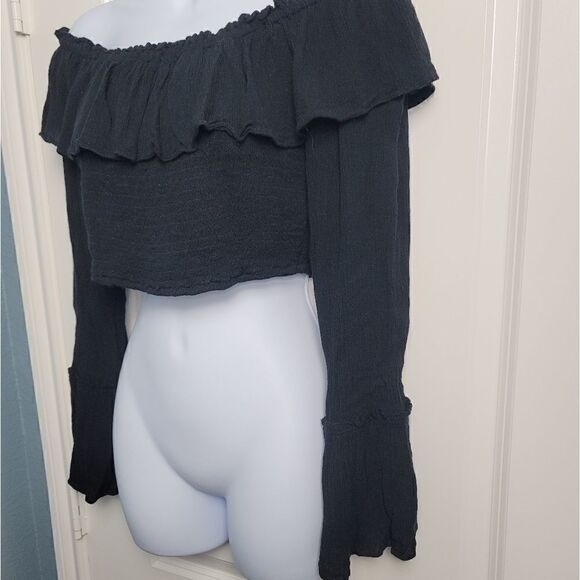 KIMCHI BLUE Ruffled Long Sleeve Crop Top - Picture 2 of 11